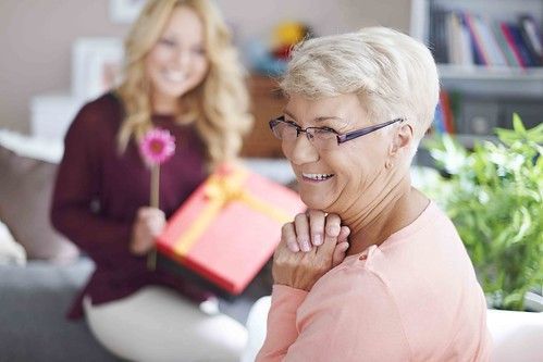Los ocho regalos que más aprecian las personas mayores